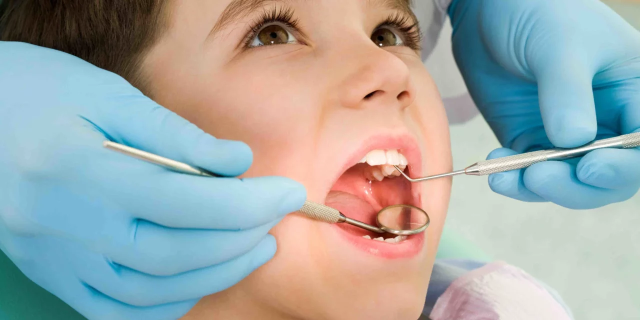 Caries chez l’enfant : prévention, traitement et conseils aux parents
